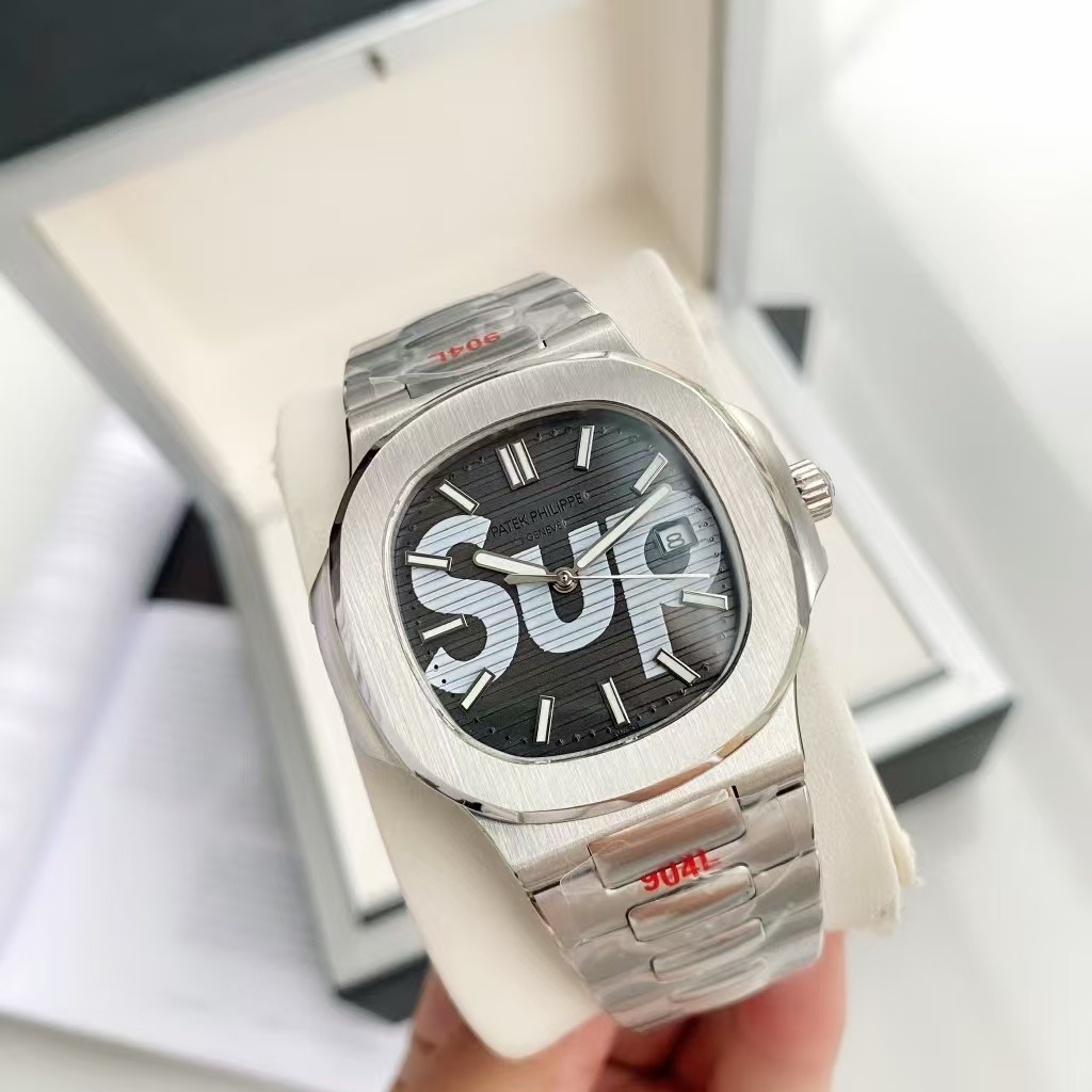 PATEK PHILIPPE Supreme ノーチラス 5711自動巻き時計