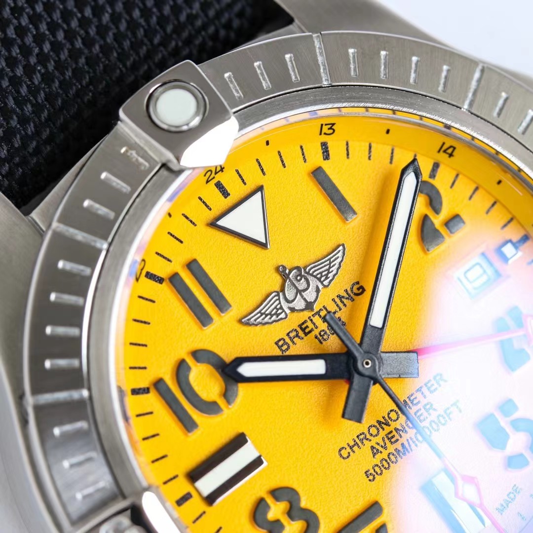 ブライトリング アベンジャー オートマチック 45 シーウルフ A17319101I2X1