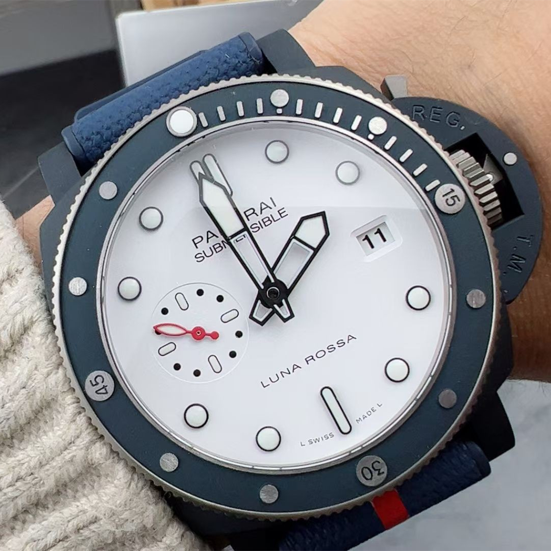 Panerai Submersible QuarantaQuattro Luna Rossa Edition Ti-Ceramitech Watch PAM01466