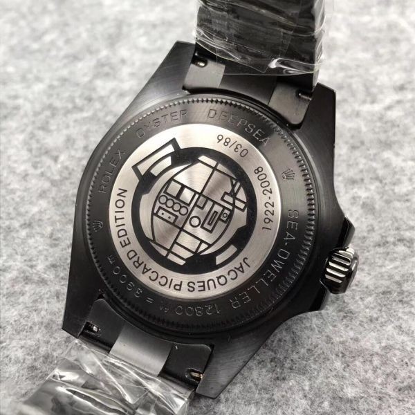 ロレックス ROLEX  DEEPSEAディープシーD-BLUE ダイアル 126660 