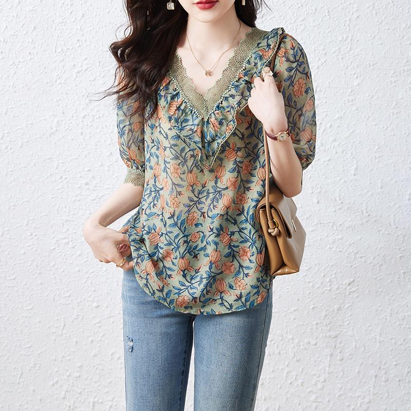 簡約V領碎花短袖T恤