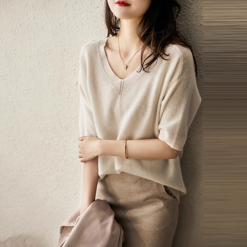 薄款V領透氣涼感別緻針織短袖T恤(2色)