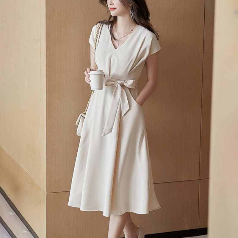 法式高級感氣質V領繫帶收腰顯瘦連身裙