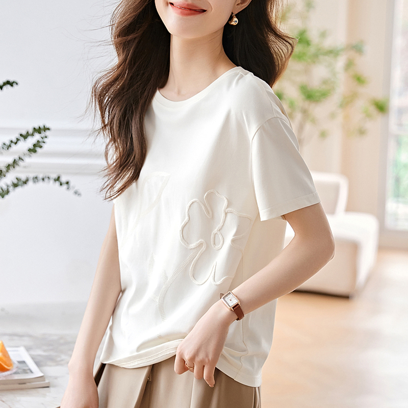 休閒圓領立體繡花短袖T恤