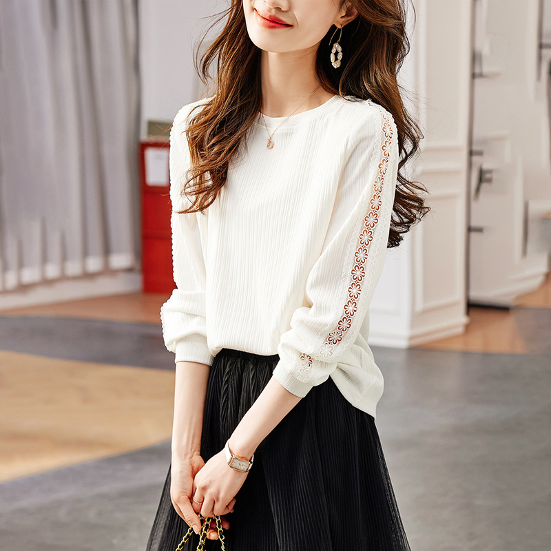 時尚圓領鏤空蕾絲肌理感針織長袖T恤(2色)