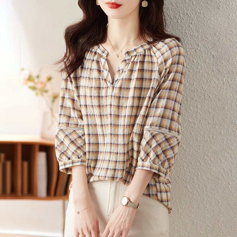 氣質簡約花邊拼接V領格紋小衫