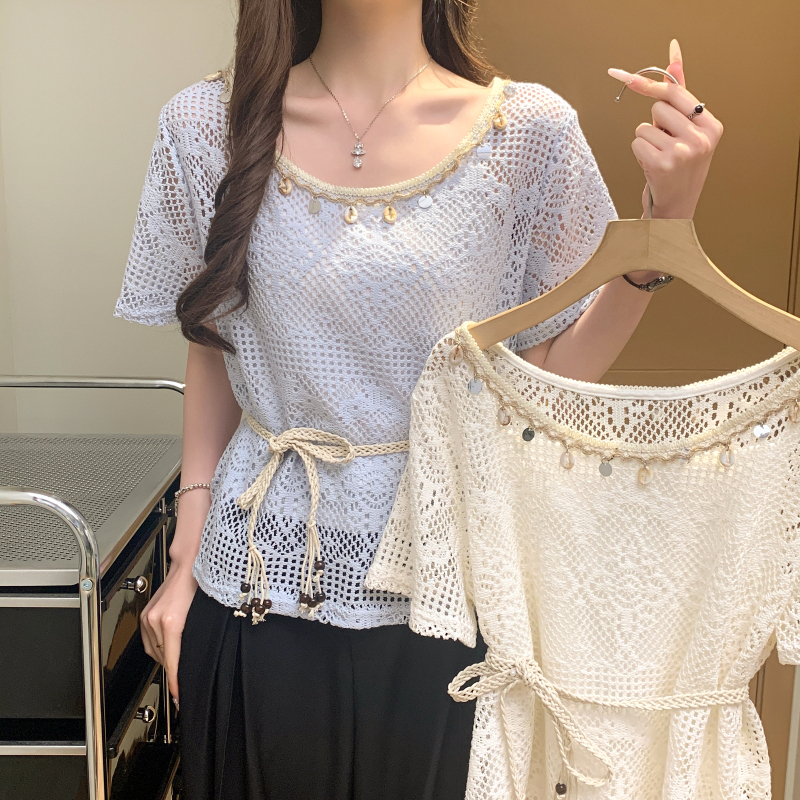 鏤空勾花蕾絲圓領繫帶收腰短袖T恤(2色)