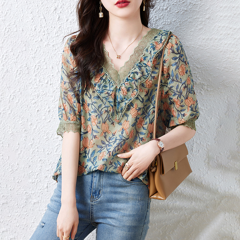 簡約V領碎花短袖T恤