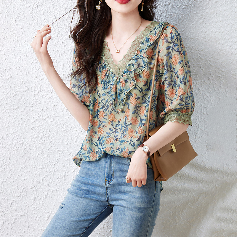 簡約V領碎花短袖T恤