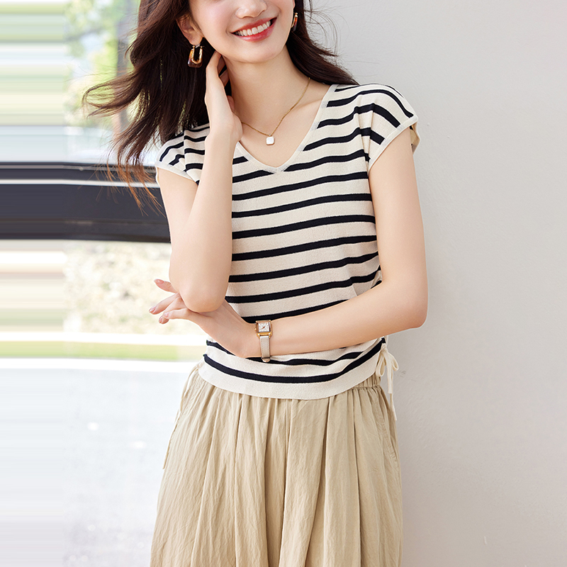 時尚V領飛飛肩兩邊抽繩修身T恤(2色)