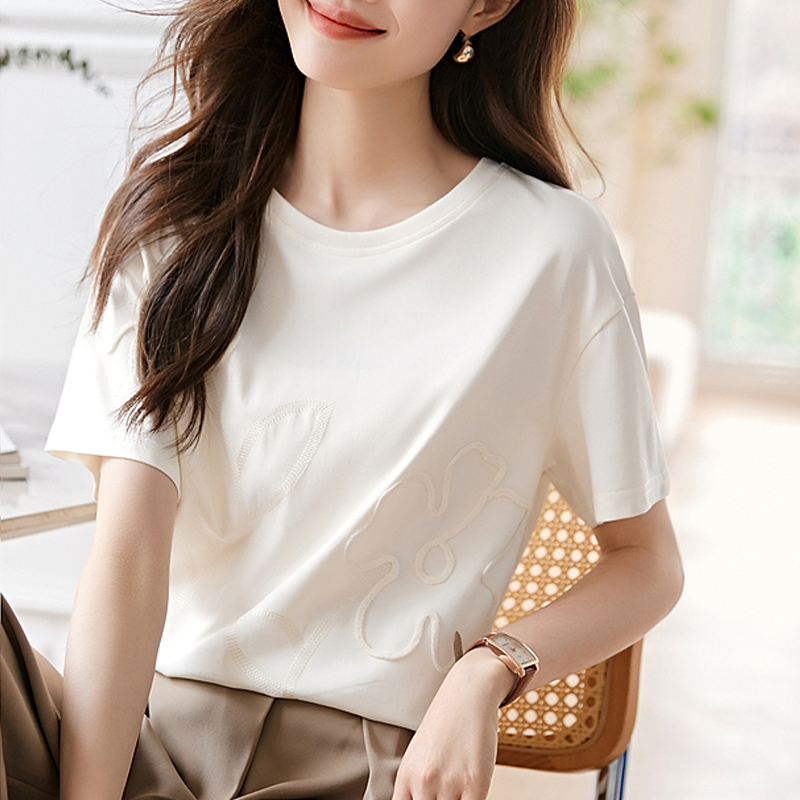 休閒圓領立體繡花短袖T恤