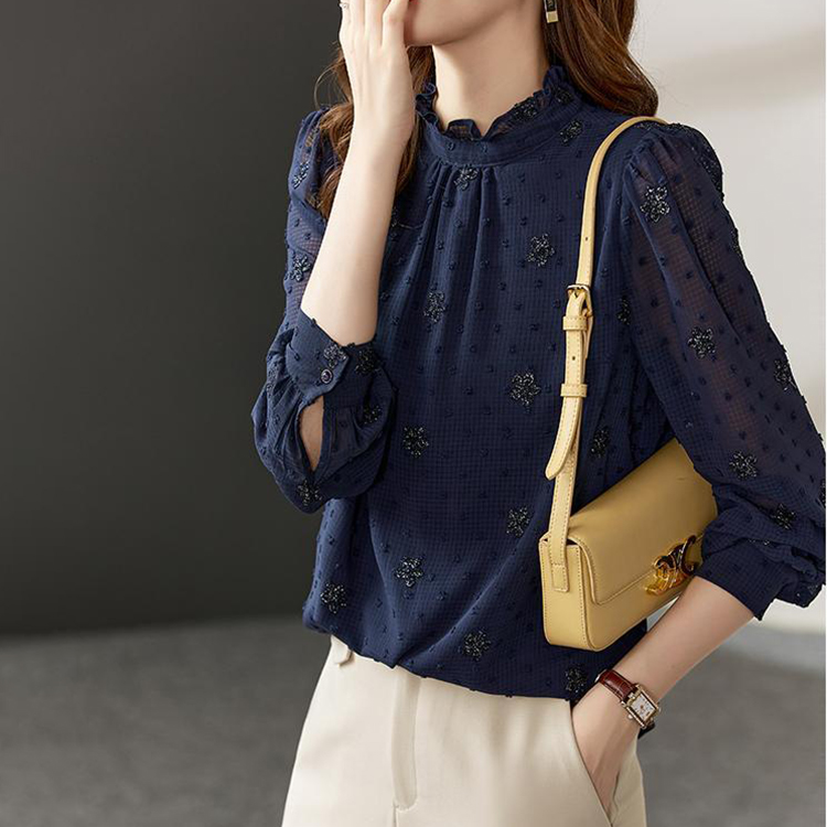 洋氣拼接木耳邊圓領繡花小衫