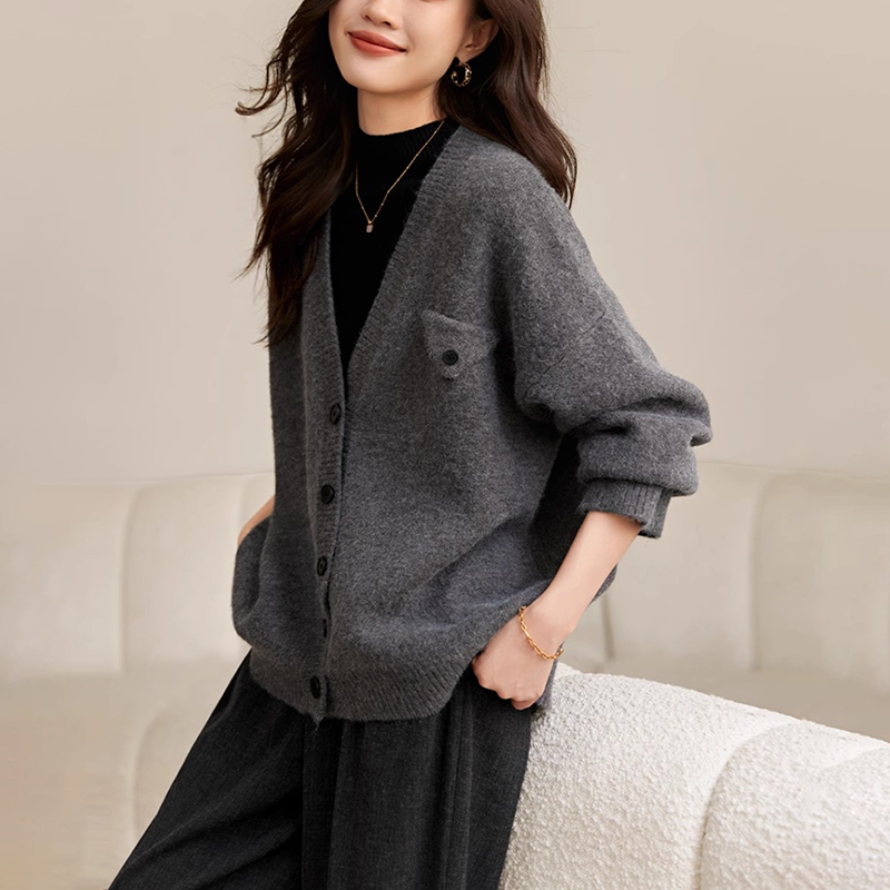 簡約V領設計感針織開襟衫