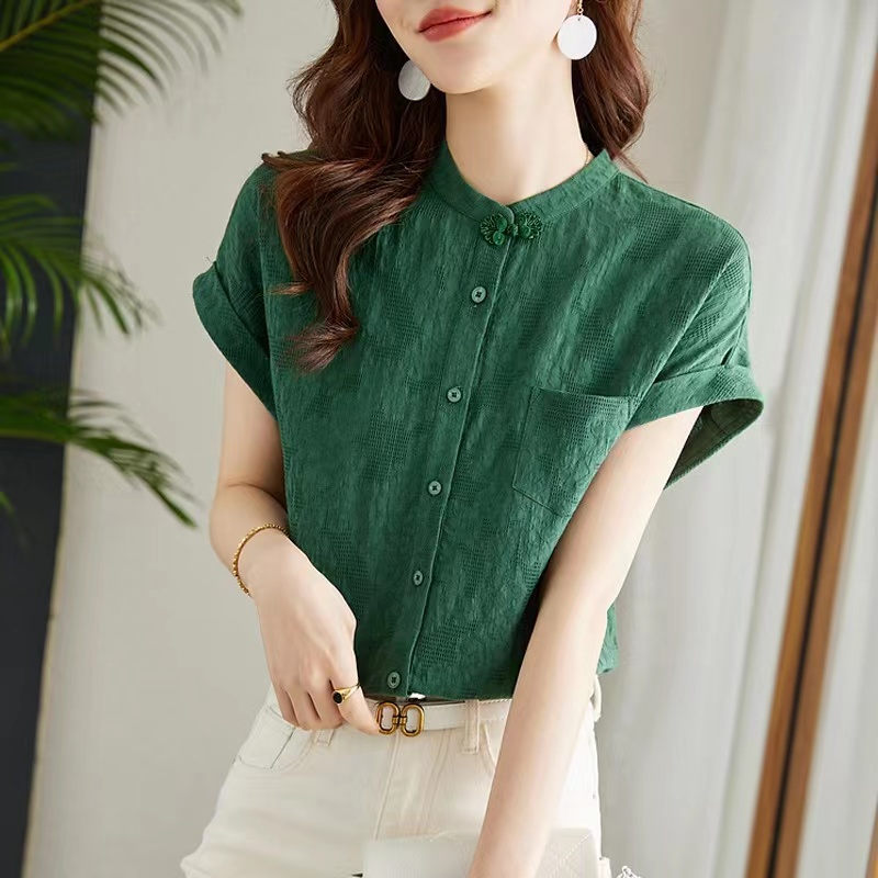 復古盤扣小立領鉤花鏤空襯衫(2色)