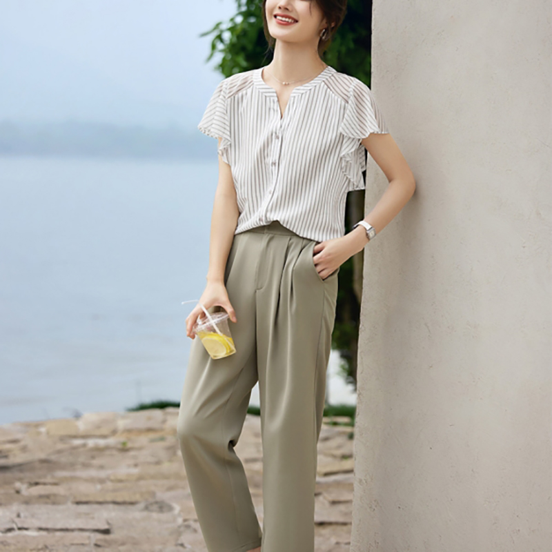 荷葉邊條紋短袖襯衫