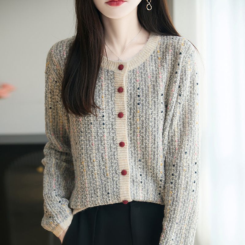 柔軟圓領長袖針織開襟衫