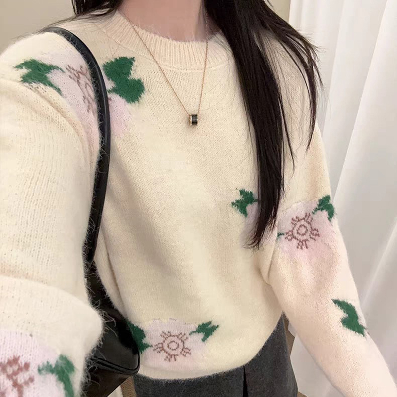 韩系软糯圆领花朵针织毛衣