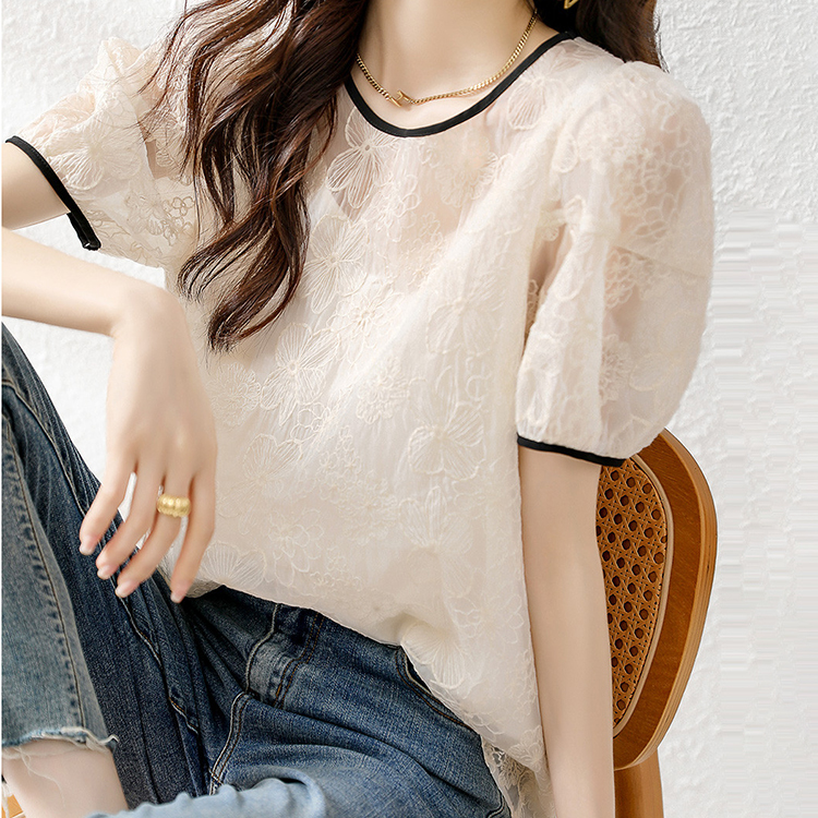 時尚百搭圓領刺繡蕾絲花朵撞色T恤