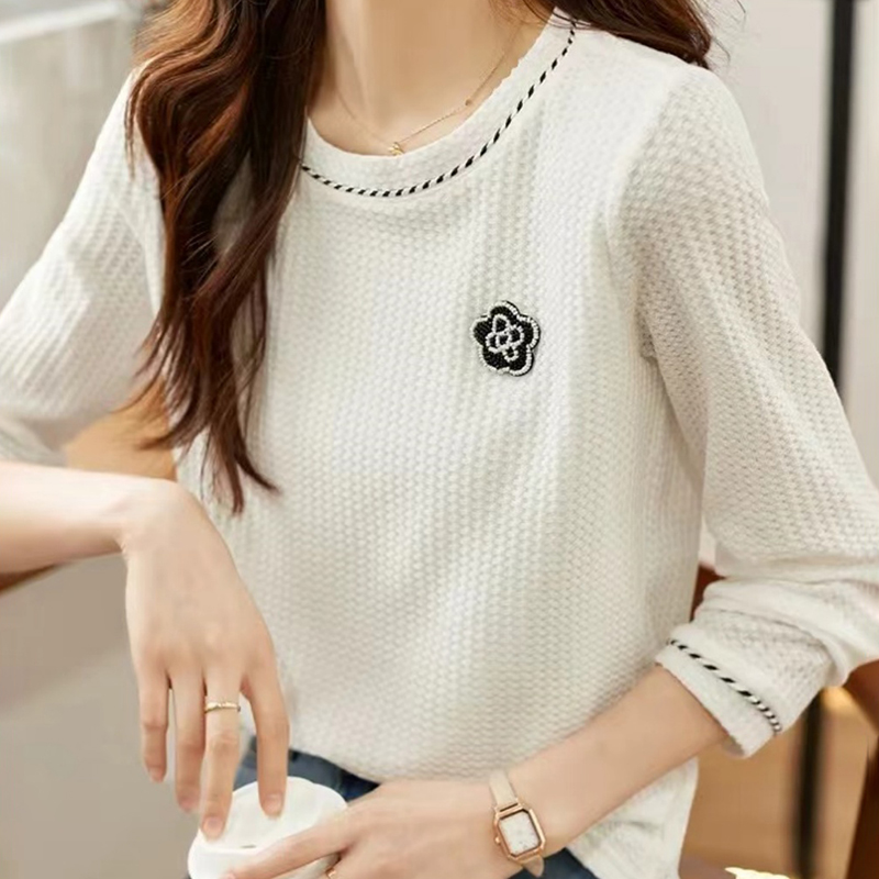 簡約知性圓領茶花裝飾長袖小衫