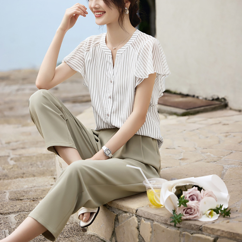 荷葉邊條紋短袖襯衫