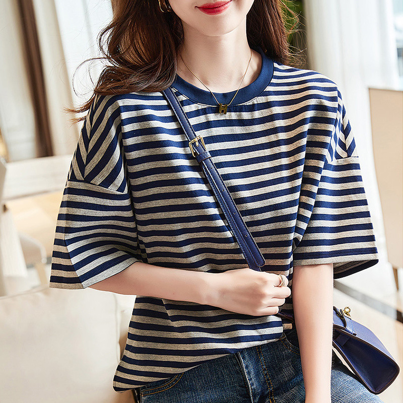 寬鬆圓領落肩條紋T恤