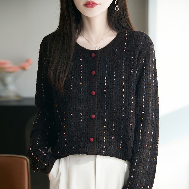 柔軟圓領長袖針織開襟衫