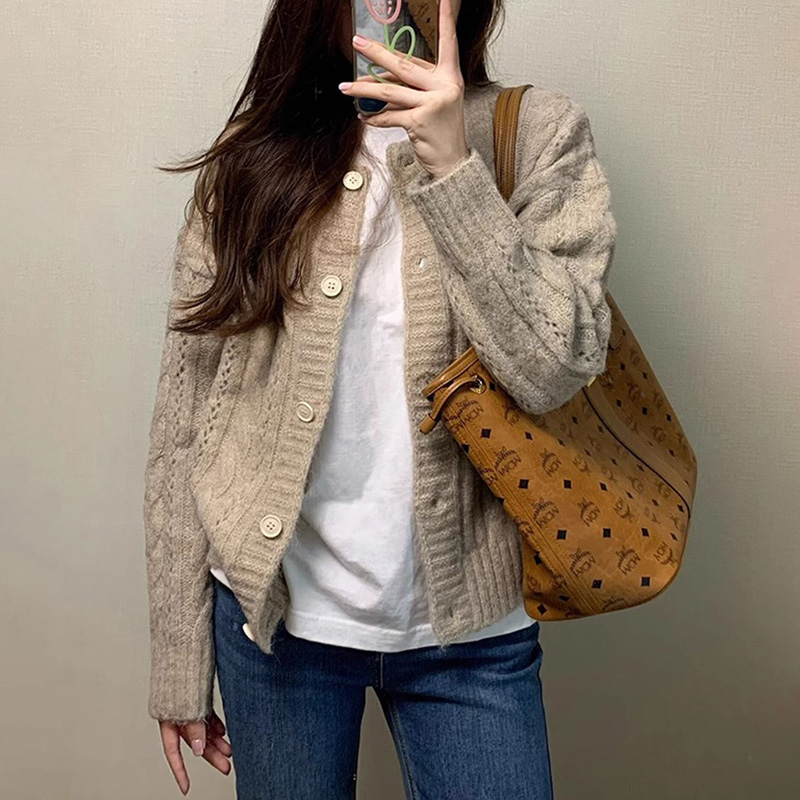 慵懶圓領提花麻花針織開襟衫