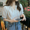 奶白色