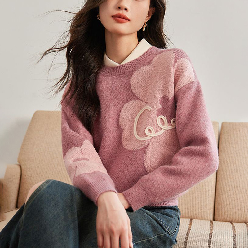 慵懶圓領花朵軟糯針織毛衣