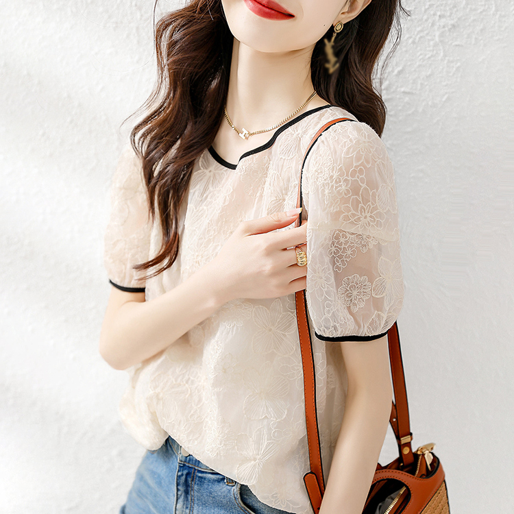 時尚百搭圓領刺繡蕾絲花朵撞色T恤