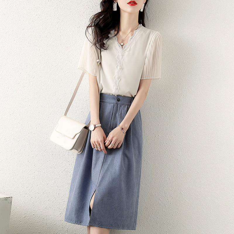 韓式洋氣拼接蕾絲V領短袖小衫