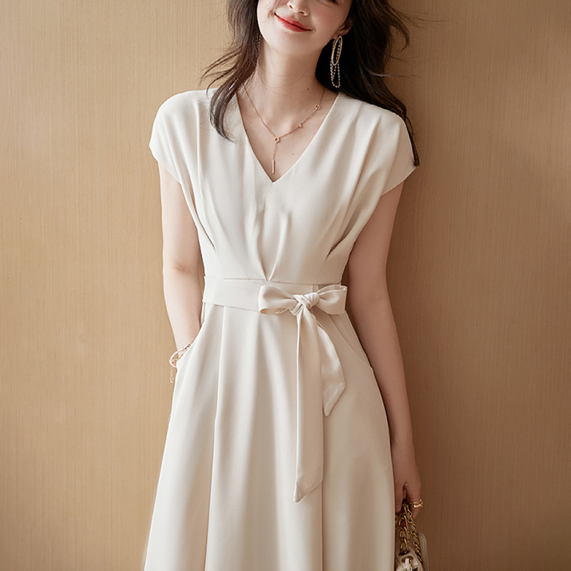 法式高級感氣質V領繫帶收腰顯瘦連身裙