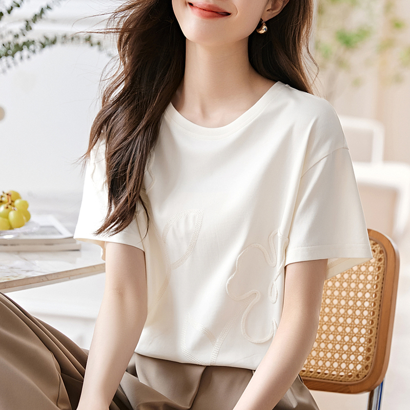休閒圓領立體繡花短袖T恤