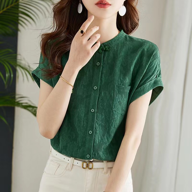 復古盤扣小立領鉤花鏤空襯衫(2色)