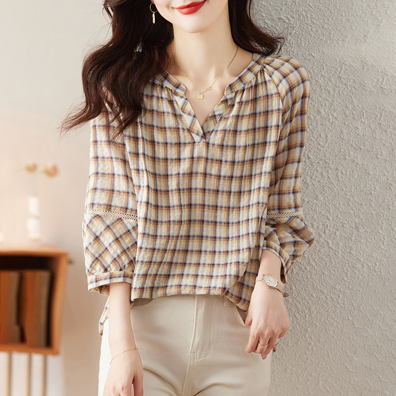 氣質簡約花邊拼接V領格紋小衫