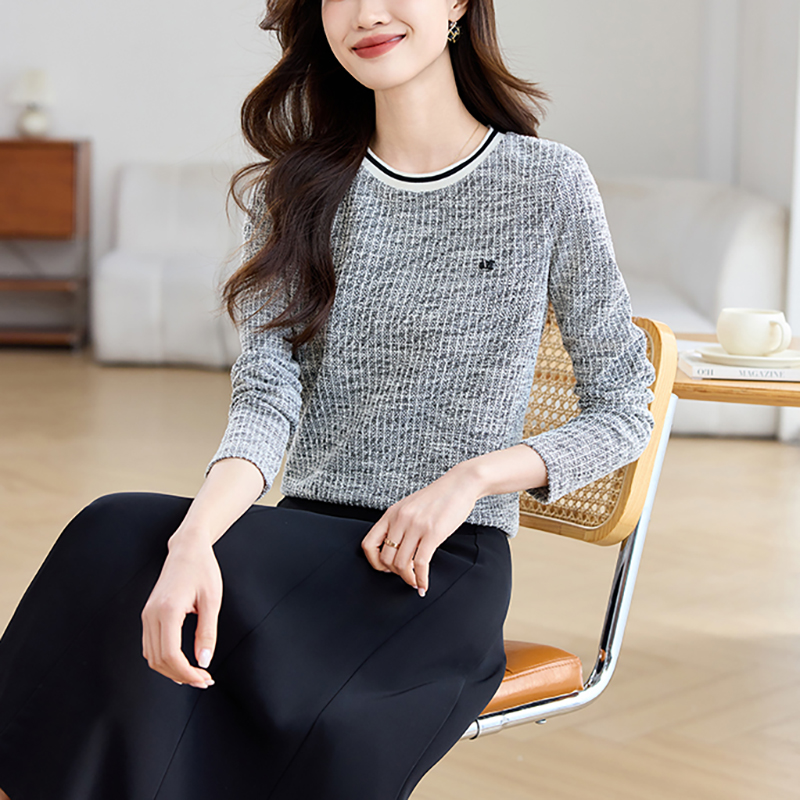 百搭圓領長袖格紋針織T恤