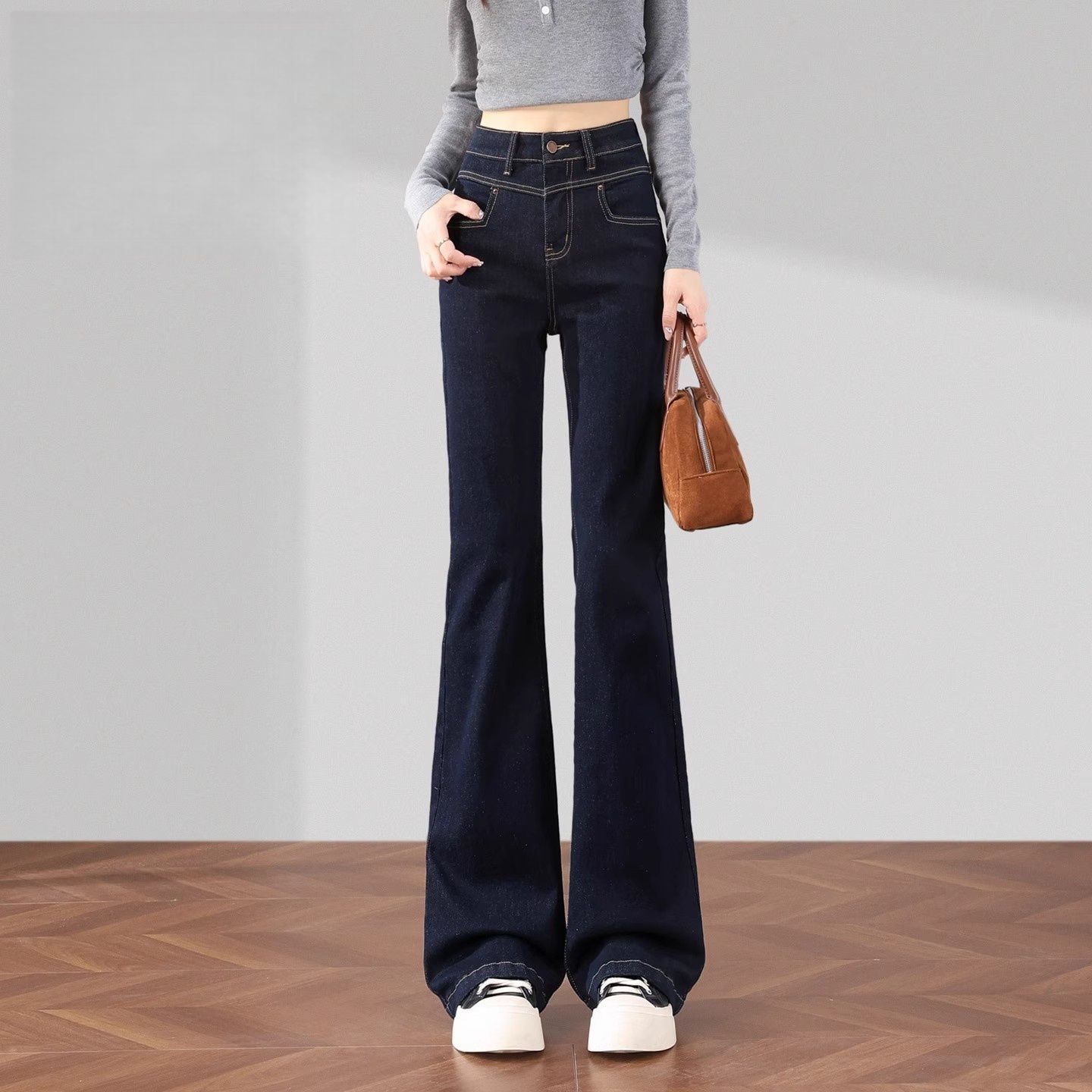 高腰顯瘦直筒微喇叭牛仔褲