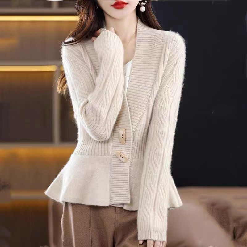 寬鬆V領牛角扣針織開衫(3色)