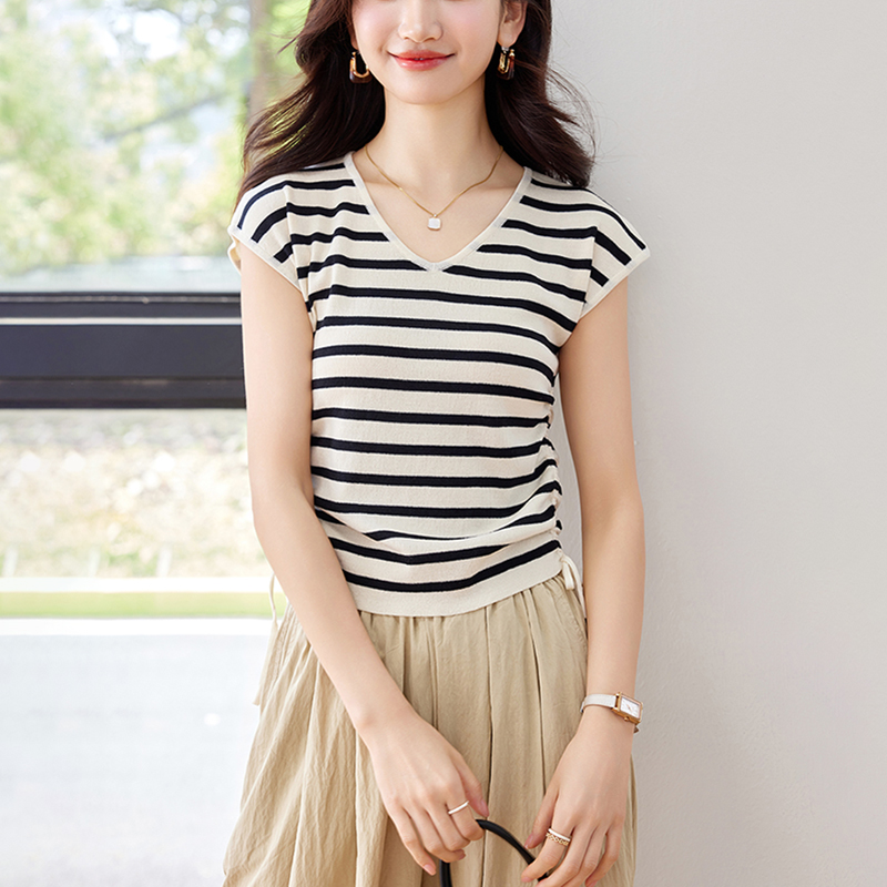 時尚V領飛飛肩兩邊抽繩修身T恤(2色)