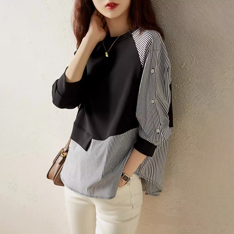 不對稱條紋拼接蝙蝠輪廓套頭衛衣(2色)