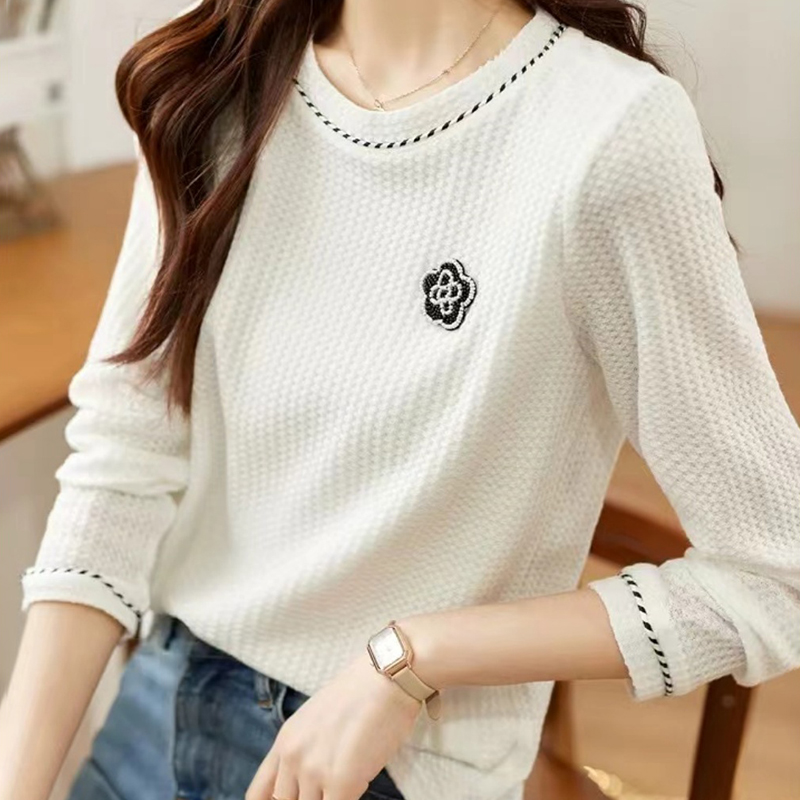 簡約知性圓領茶花裝飾長袖小衫