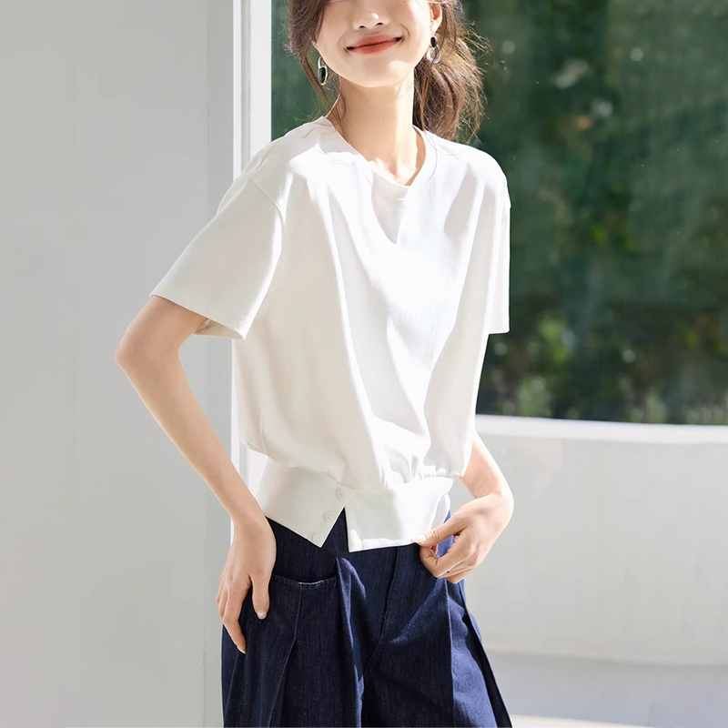 休閒圓領裝飾扣短袖T恤