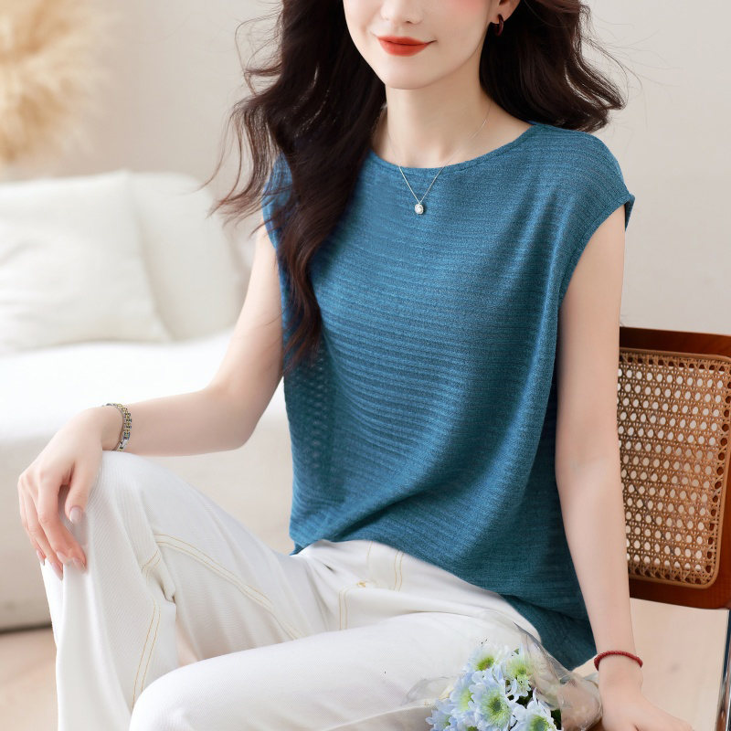 慵懶一字領肌理感無袖小衫