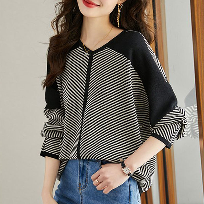 時尚寬鬆V領條紋拼色蝙蝠袖針織衫