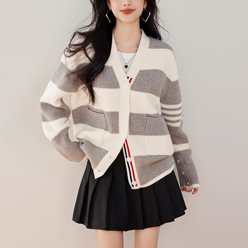 條紋撞色寬鬆大口袋針織開襟衫