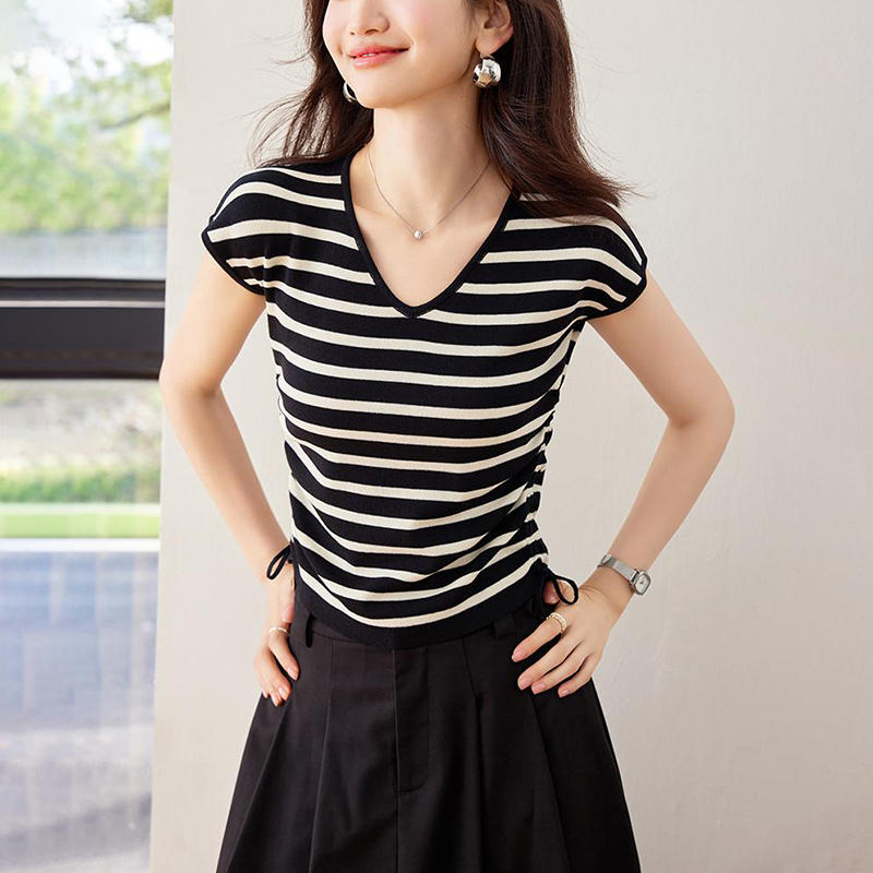 時尚V領飛飛肩兩邊抽繩修身T恤(2色)