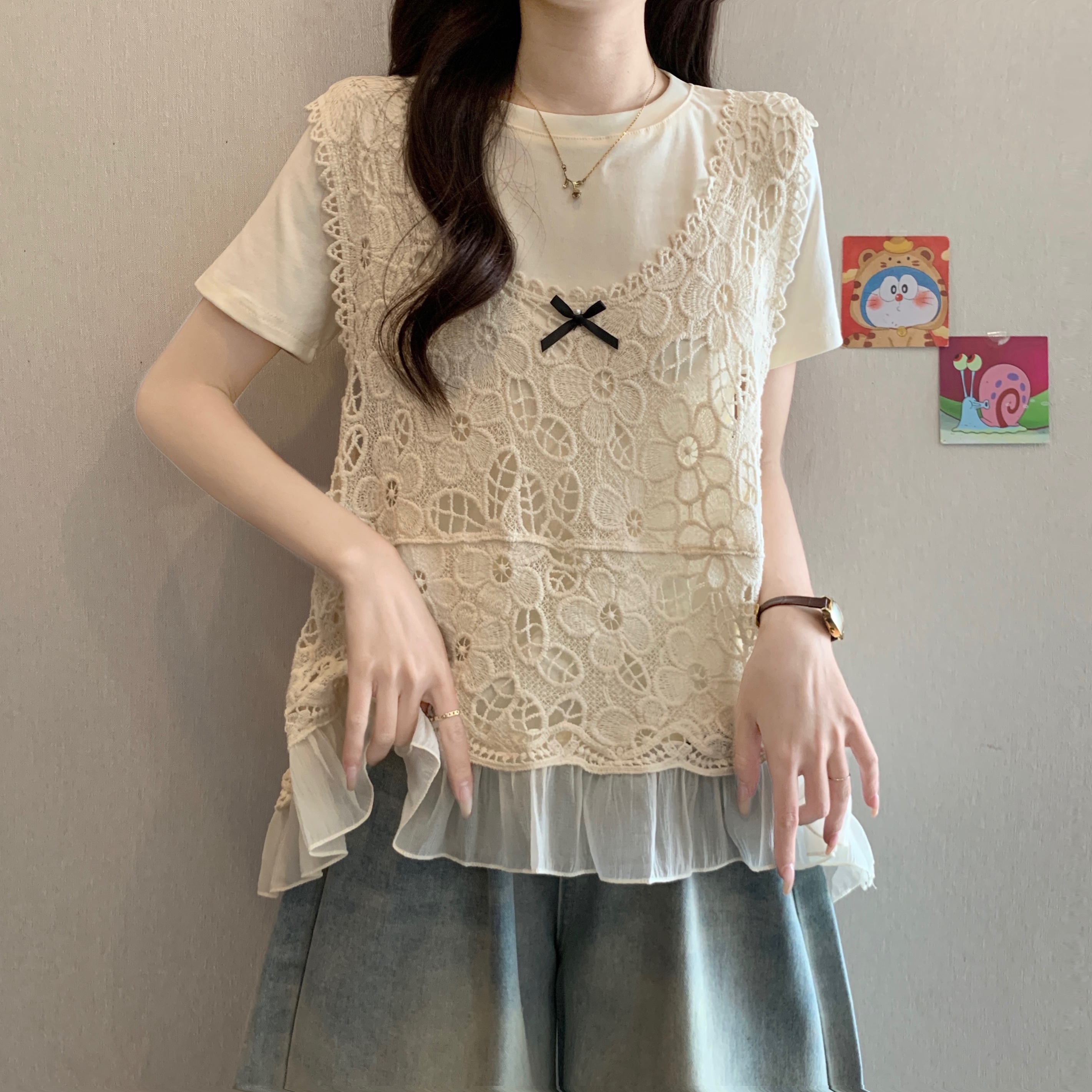 蕾絲拼接吊帶背心+純色T恤兩件套