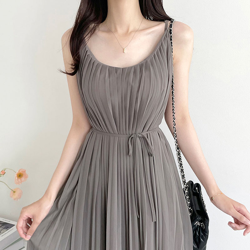 韓系百褶寬鬆繫帶吊帶連身裙(3色)