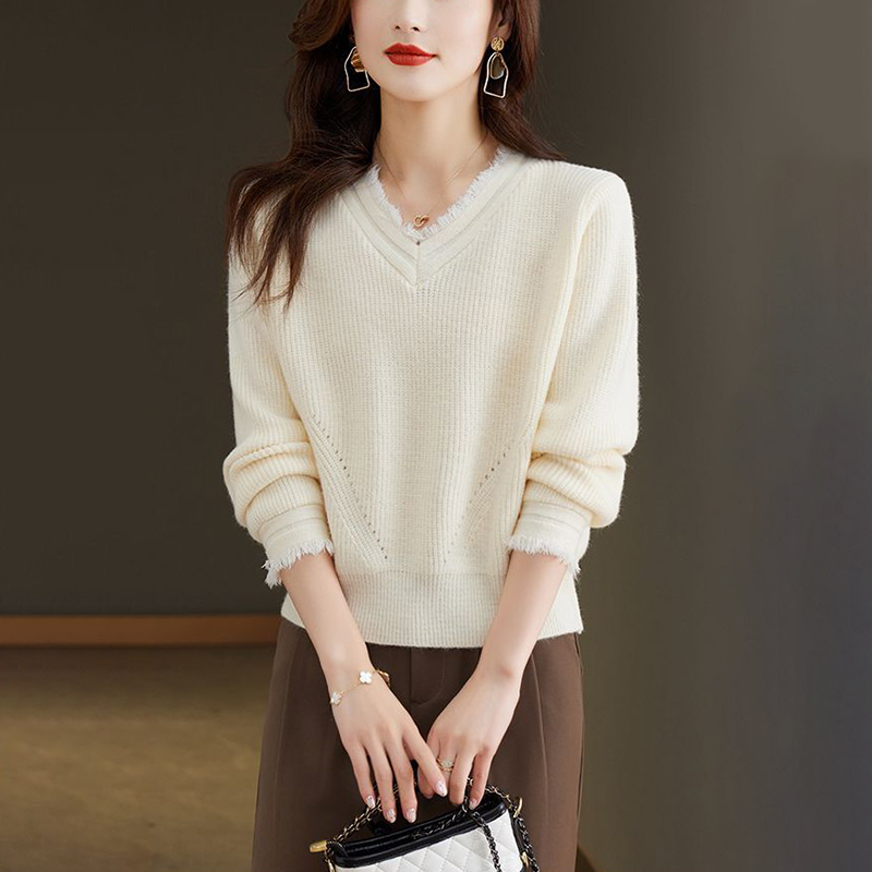 洋氣V領流蘇短款針織毛衣