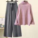 粉色上衣+灰色褲